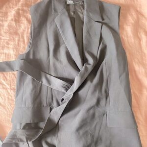 Zara women’s tie waist vest